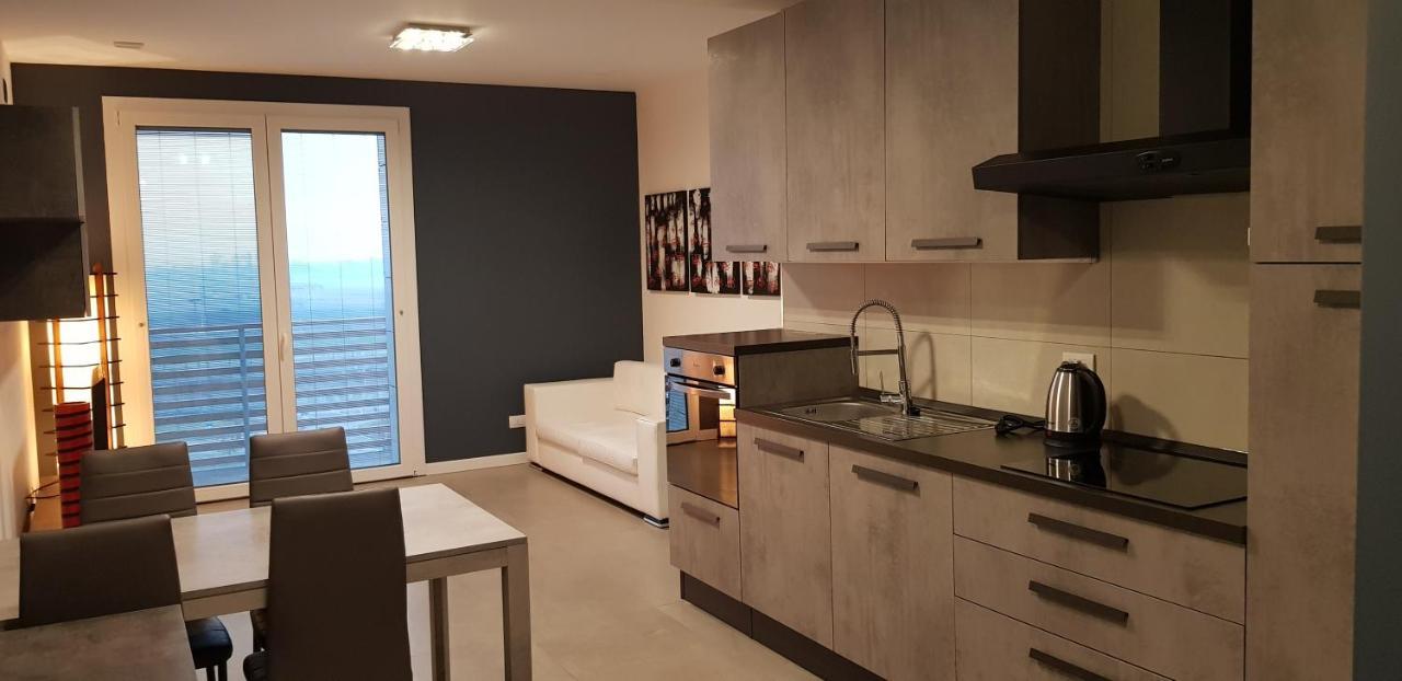 Condominio La Torre 2 Galliate Екстериор снимка