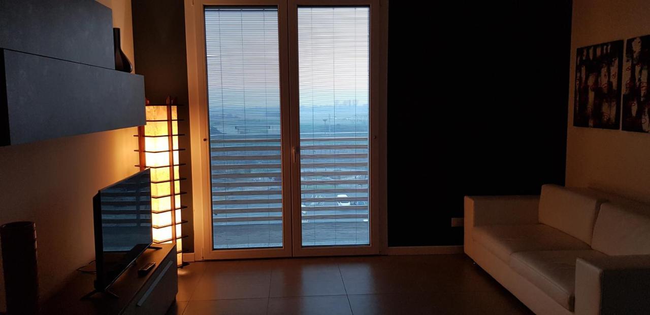 Condominio La Torre 2 Galliate Екстериор снимка